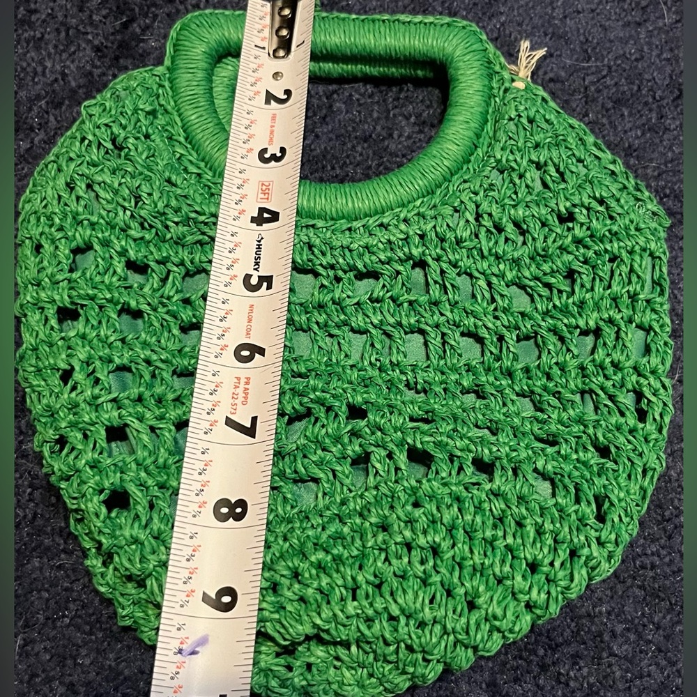 COPY - NWT Women’s green crochet small purse with handle from Fe Noel - Picture 5 of 8